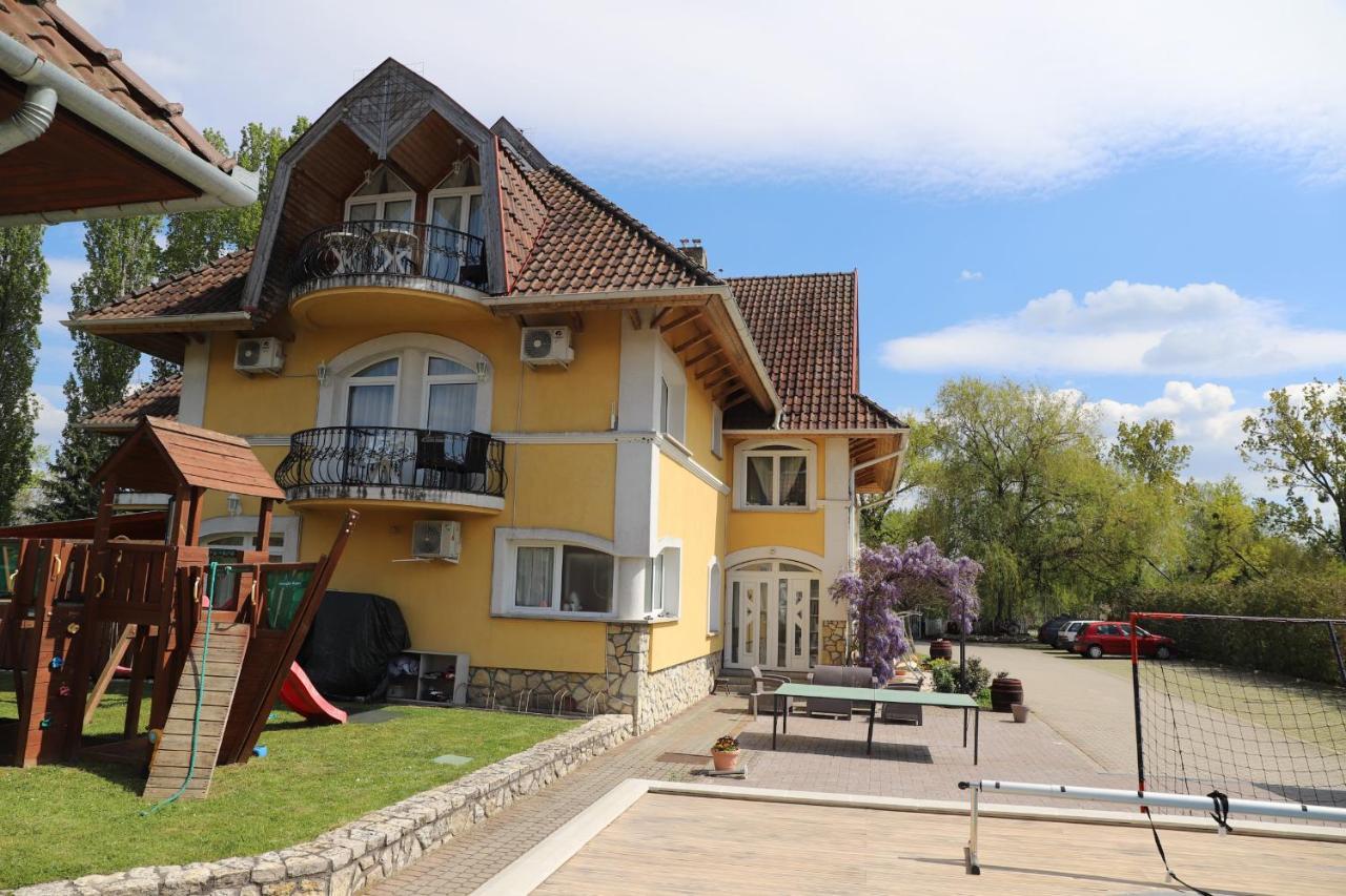 Jade Panzio Bed & Breakfast Balatonfoldvar Ngoại thất bức ảnh