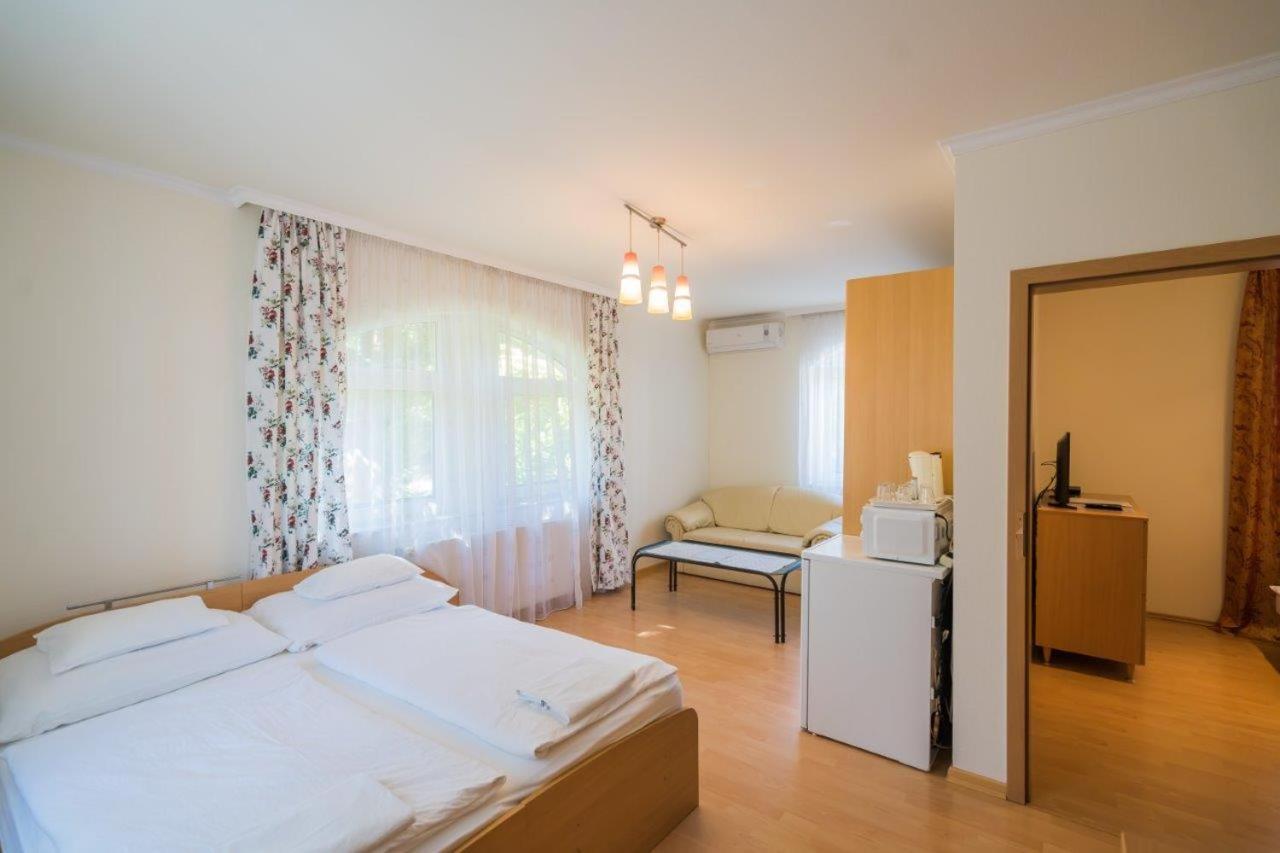 Jade Panzio Bed & Breakfast Balatonfoldvar Ngoại thất bức ảnh