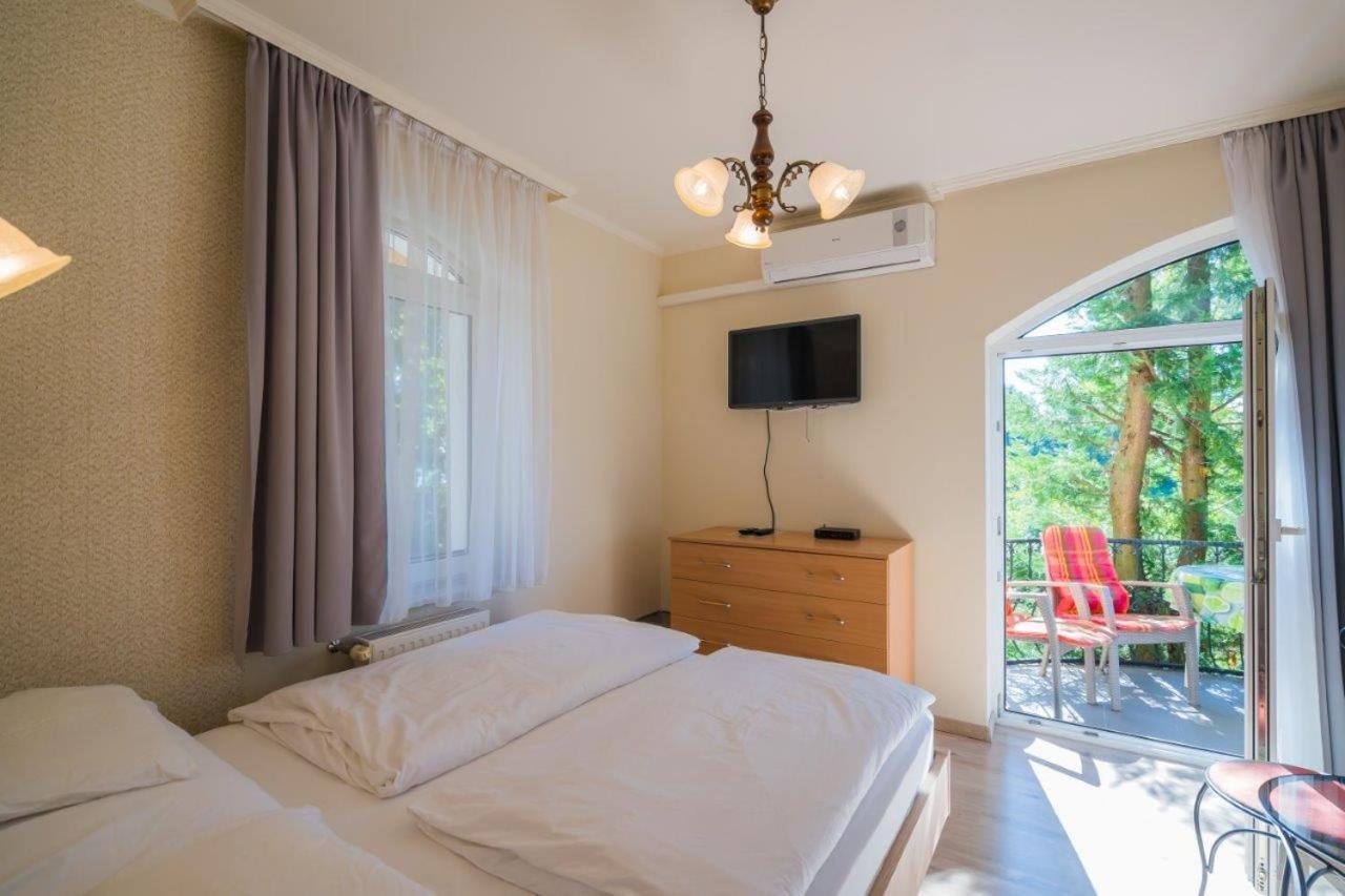 Jade Panzio Bed & Breakfast Balatonfoldvar Ngoại thất bức ảnh